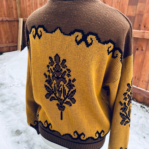 Vintage Patterned Cardigan - Picture 3 of 6